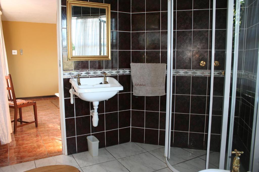 Columbus Guest House Mbombela Esterno foto