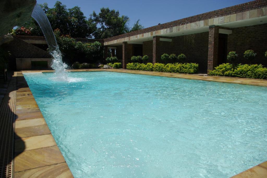 Columbus Guest House Mbombela Esterno foto