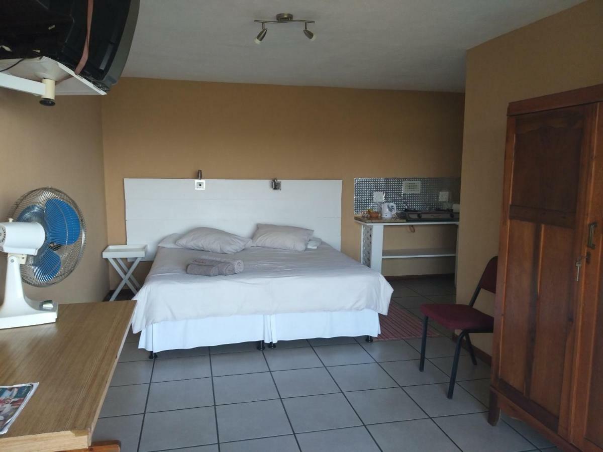 Columbus Guest House Mbombela Esterno foto